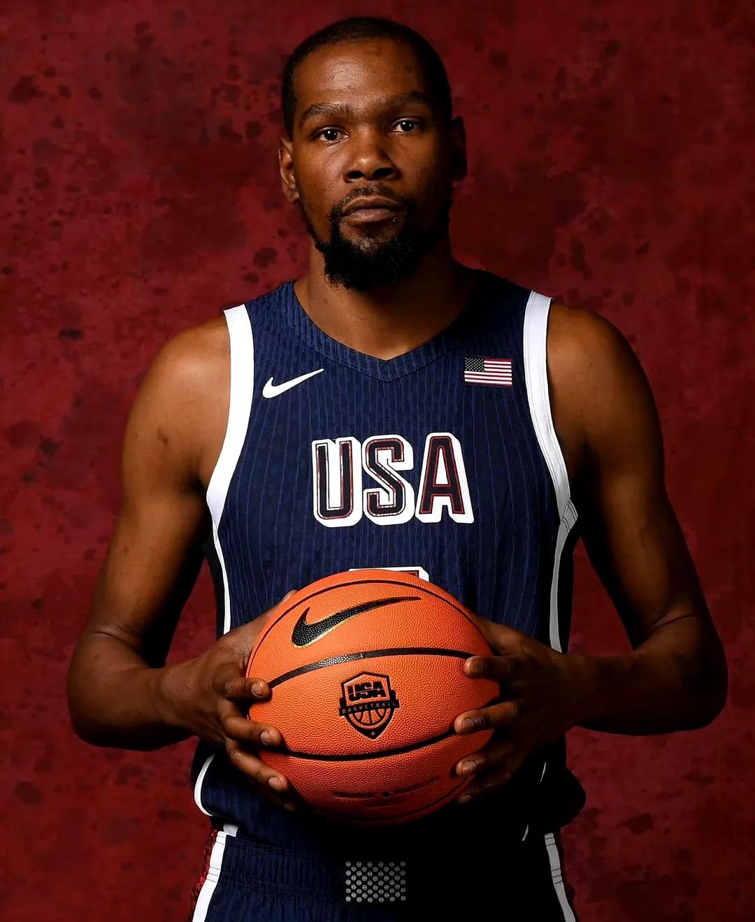 哈维·阿隆索的皇马困境：教练权威与球星共存的艺术（哈维·阿隆索在皇马的两难：平衡主帅威信与球星共处）