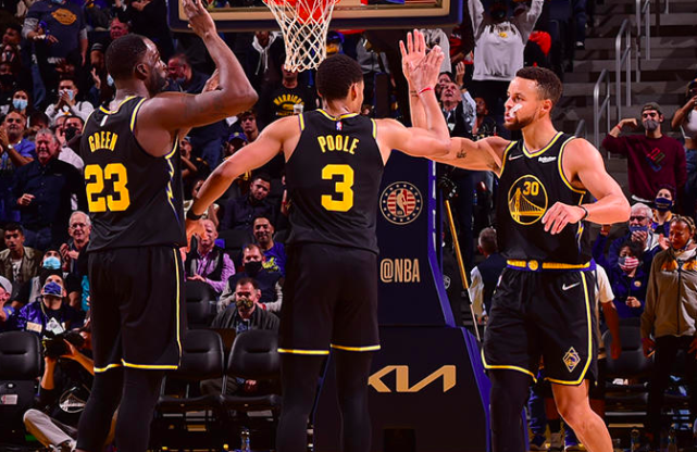 ATP总决赛第2日综述：弗里茨横扫穆塞蒂，辛纳室内硬地27连胜（ATP年终总决赛第2比赛日战报：弗里茨轻取穆塞蒂，辛纳室内硬地连胜刷新至27场）