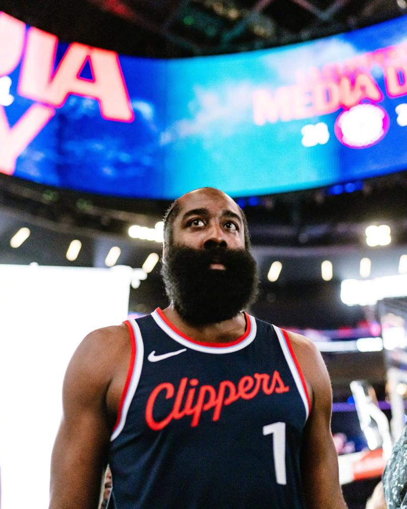 莱万特高层：几乎每天都收到关于埃永的报价，冬窗不考虑出售他（莱万特管理层：埃永报价不断，冬窗无意出售）